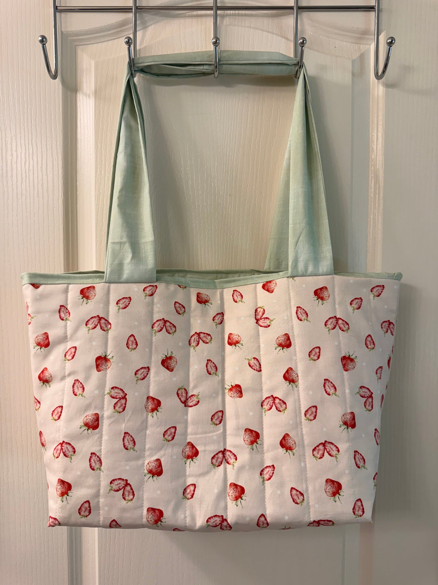 Sweet Sage Strawberry Tote🍓