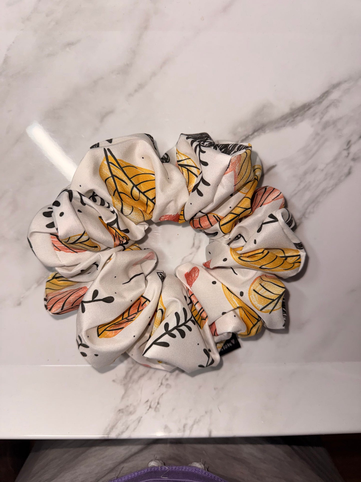MAPLE XL SCRUNCHIE 🤍🍂