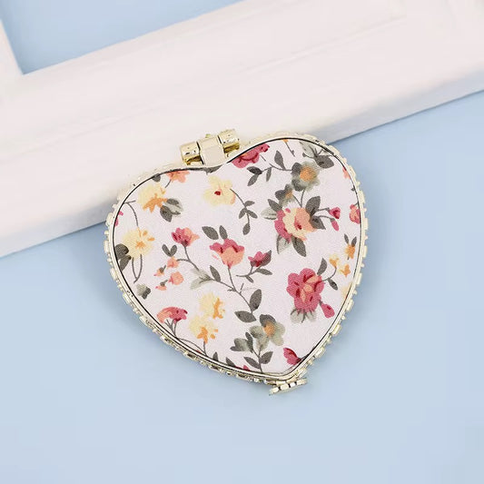 🤍🌼 Ivory Blossom Compact Mirror🌼🤍